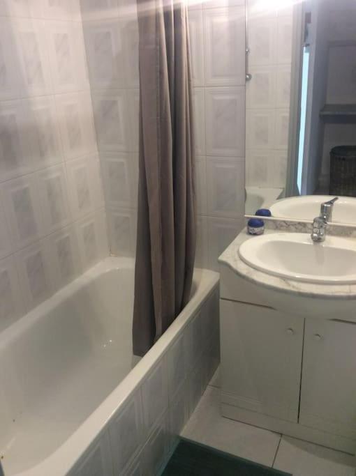 Jolie Petite Villa Climatisee Proche De La Mer Torreilles Kültér fotó